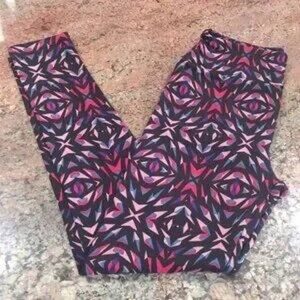 Geometric Patterned Leggings